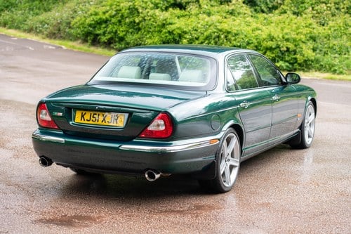 2003 Jaguar XJR X350 For Sale (picture 10 of 208)