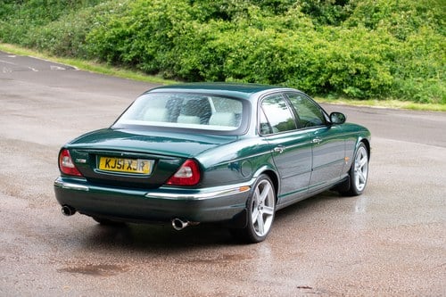 2003 Jaguar XJR X350 For Sale (picture 15 of 208)