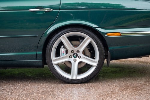 2003 Jaguar XJR X350 For Sale (picture 19 of 208)