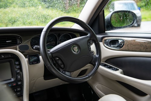 2003 Jaguar XJR X350 For Sale (picture 21 of 208)