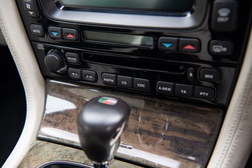 2003 Jaguar XJR X350 For Sale (picture 30 of 208)