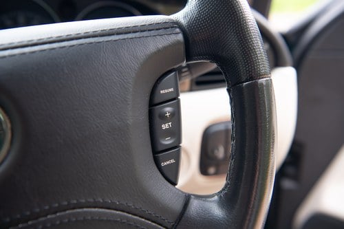 2003 Jaguar XJR X350 For Sale (picture 34 of 208)