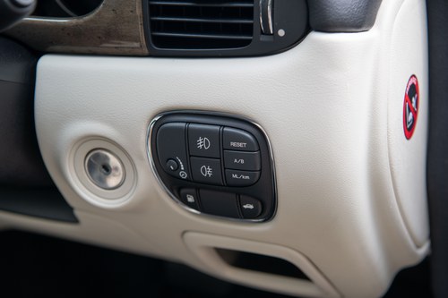 2003 Jaguar XJR X350 For Sale (picture 37 of 208)