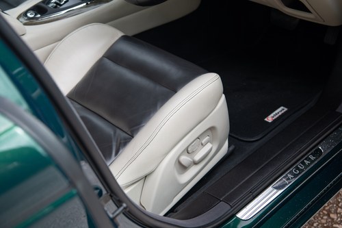 2003 Jaguar XJR X350 For Sale (picture 46 of 208)