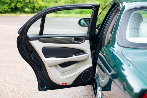 2003 Jaguar XJR X350 For Sale (picture 62 of 208)