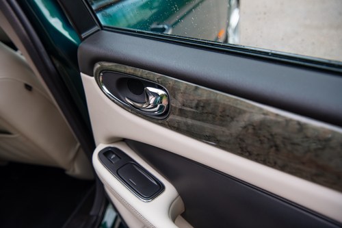 2003 Jaguar XJR X350 For Sale (picture 78 of 208)