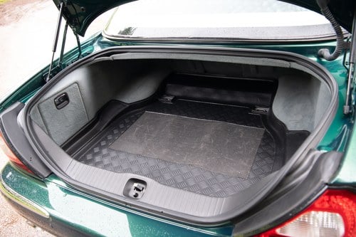 2003 Jaguar XJR X350 For Sale (picture 82 of 208)