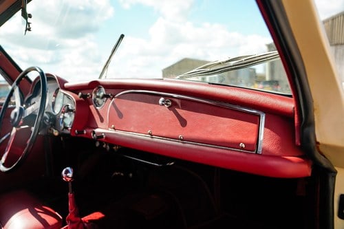 1958 Aston Martin DB2/4 MkIII zum Verkauf (Bild 25 von 143)