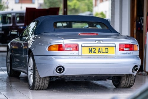 2002 Aston Martin DB7 Vantage Volante à venda (imagem 17 de 153)