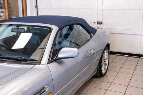 2002 Aston Martin DB7 Vantage Volante à venda (imagem 130 de 153)