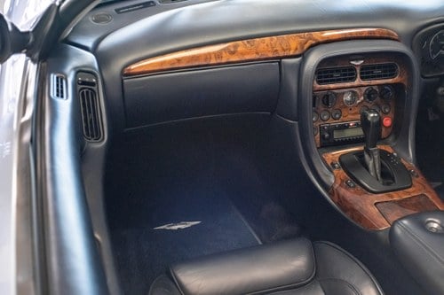 2002 Aston Martin DB7 Vantage Volante à venda (imagem 29 de 153)