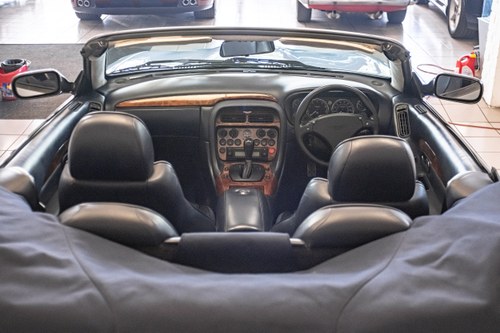 2002 Aston Martin DB7 Vantage Volante à venda (imagem 37 de 153)
