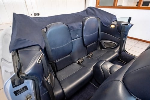 2002 Aston Martin DB7 Vantage Volante à venda (imagem 50 de 153)