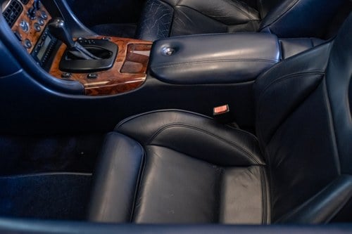 2002 Aston Martin DB7 Vantage Volante à venda (imagem 74 de 153)