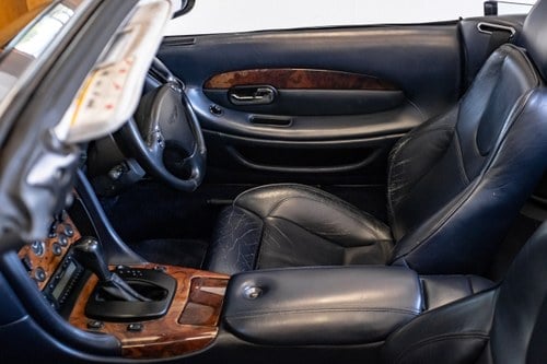 2002 Aston Martin DB7 Vantage Volante à venda (imagem 75 de 153)