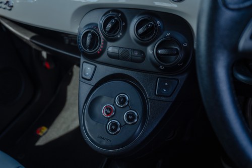 2012 Fiat 500C Abarth Cabriolet à vendre (picture 33 of 142)