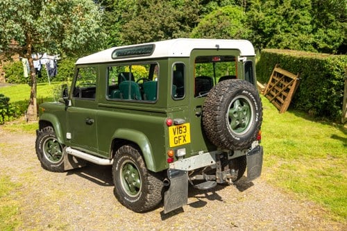 1999 Land Rover Defender 90 County TD5 Heritage Edition zum Verkauf (Bild 4 von 183)
