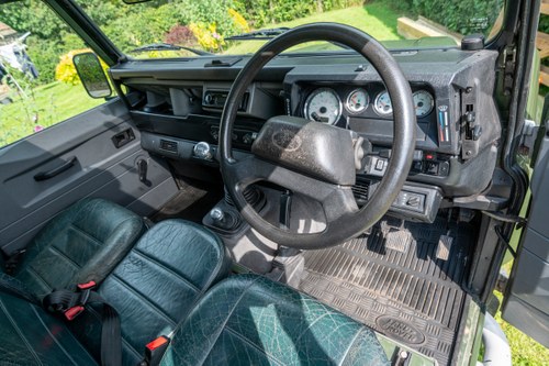 1999 Land Rover Defender 90 County TD5 Heritage Edition zum Verkauf (Bild 19 von 183)