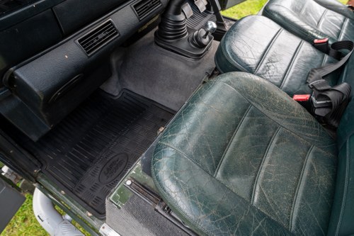 1999 Land Rover Defender 90 County TD5 Heritage Edition zum Verkauf (Bild 28 von 183)