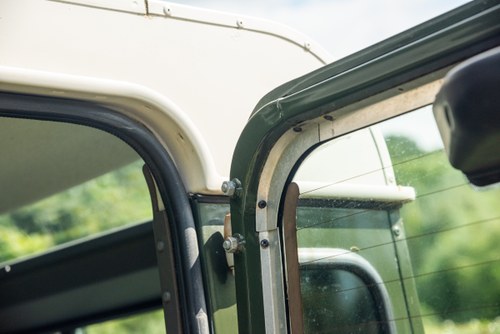 1999 Land Rover Defender 90 County TD5 Heritage Edition zum Verkauf (Bild 69 von 183)