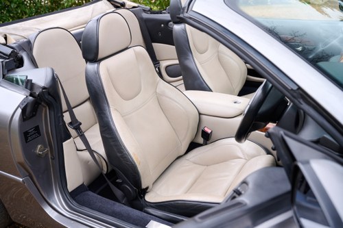 2003 Aston Martin DB7 V12 Vantage Volante Te koop (foto 53 van 141)