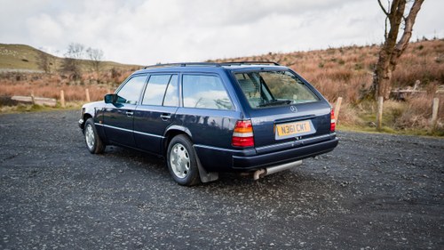 1996 Mercedes-Benz E280 Auto Estate (W124) In vendita (immagine 5 di 124)