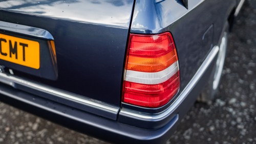 1996 Mercedes-Benz E280 Auto Estate (W124) In vendita (immagine 79 di 124)