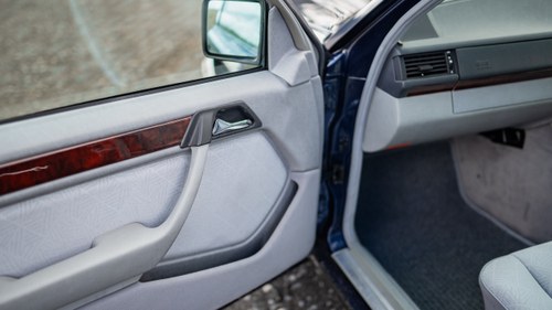 1996 Mercedes-Benz E280 Auto Estate (W124) In vendita (immagine 20 di 124)