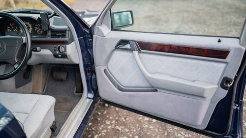 1996 Mercedes-Benz E280 Auto Estate (W124) In vendita (immagine 35 di 124)