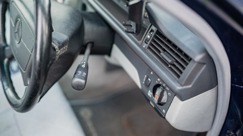 1996 Mercedes-Benz E280 Auto Estate (W124) In vendita (immagine 39 di 124)