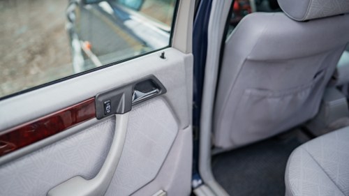 1996 Mercedes-Benz E280 Auto Estate (W124) In vendita (immagine 49 di 124)