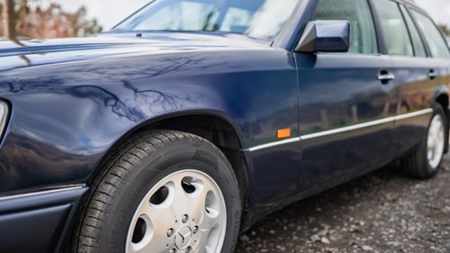 1996 Mercedes-Benz E280 Auto Estate (W124) In vendita (immagine 89 di 124)