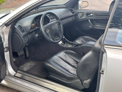 2000 Mercedes-Benz C208 CLK55 AMG à vendre (picture 14 of 85)