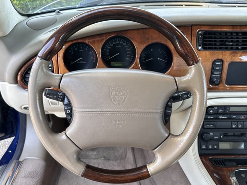 2002 Jaguar XKR 4.2 zum Verkauf (Bild 38 von 83)