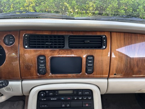 2002 Jaguar XKR 4.2 zum Verkauf (Bild 40 von 83)