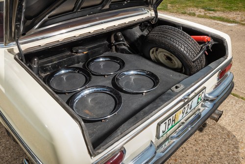 1967 Mercedes Benz 280SE In vendita (immagine 57 di 108)