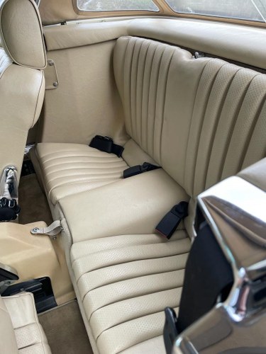 1987 Mercedes-Benz R107 300SL In vendita (immagine 46 di 168)