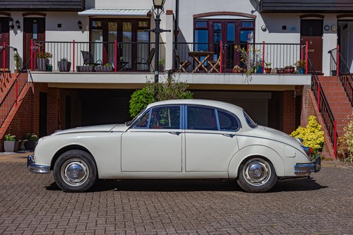 1966 Daimler 2.5 V8 à vendre (picture 5 of 183)