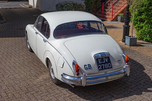 1966 Daimler 2.5 V8 à vendre (picture 16 of 183)