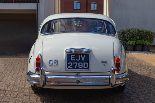 1966 Daimler 2.5 V8 à vendre (picture 24 of 183)