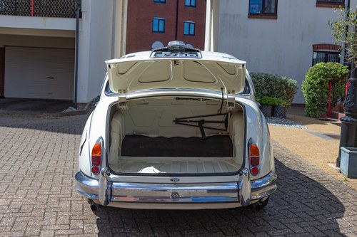 1966 Daimler 2.5 V8 à vendre (picture 90 of 183)