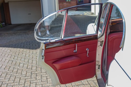 1966 Daimler 2.5 V8 à vendre (picture 88 of 183)