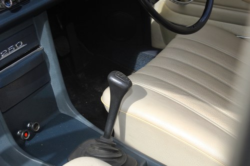 1972 Mercedes-Benz 250 Saloon W114 Te koop (foto 73 van 151)