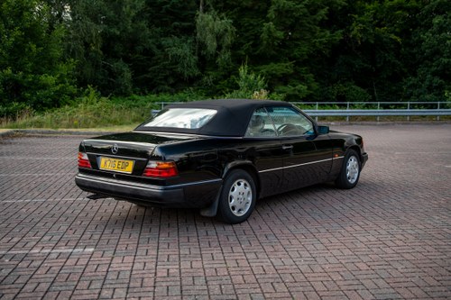 1993 Mercedes-Benz E320 CE Convertible zum Verkauf (Bild 16 von 106)