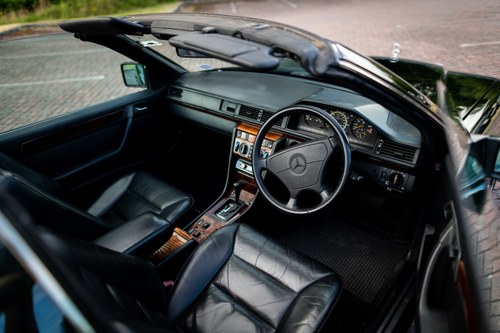1993 Mercedes-Benz E320 CE Convertible zum Verkauf (Bild 30 von 106)