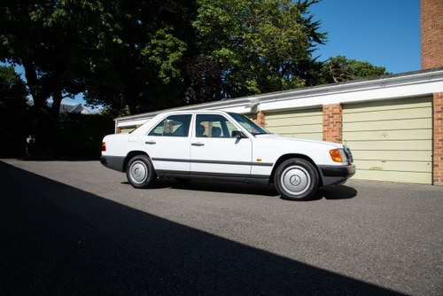 1986 Mercedes-Benz W124 230E à vendre (picture 33 of 224)