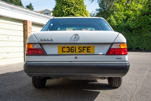 1986 Mercedes-Benz W124 230E à vendre (picture 39 of 224)