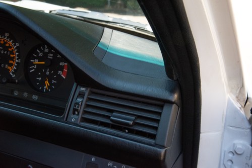 1986 Mercedes-Benz W124 230E à vendre (picture 52 of 224)