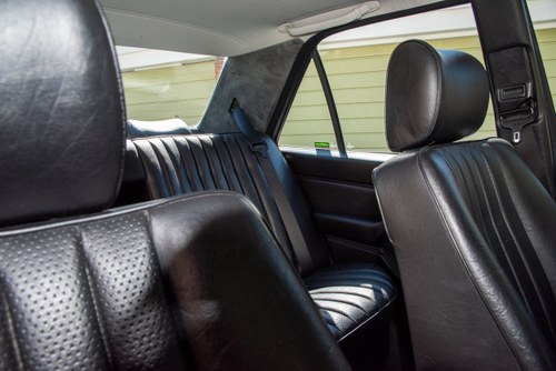 1986 Mercedes-Benz W124 230E à vendre (picture 60 of 224)