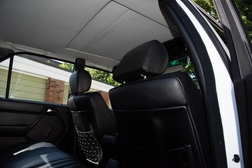 1986 Mercedes-Benz W124 230E à vendre (picture 74 of 224)